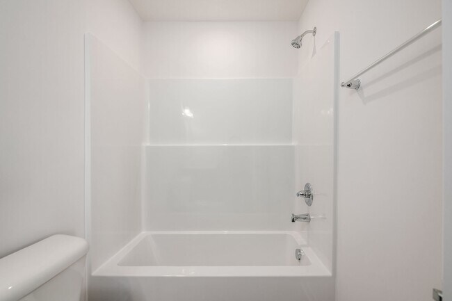 Building Photo - 122 Red Willow Dr