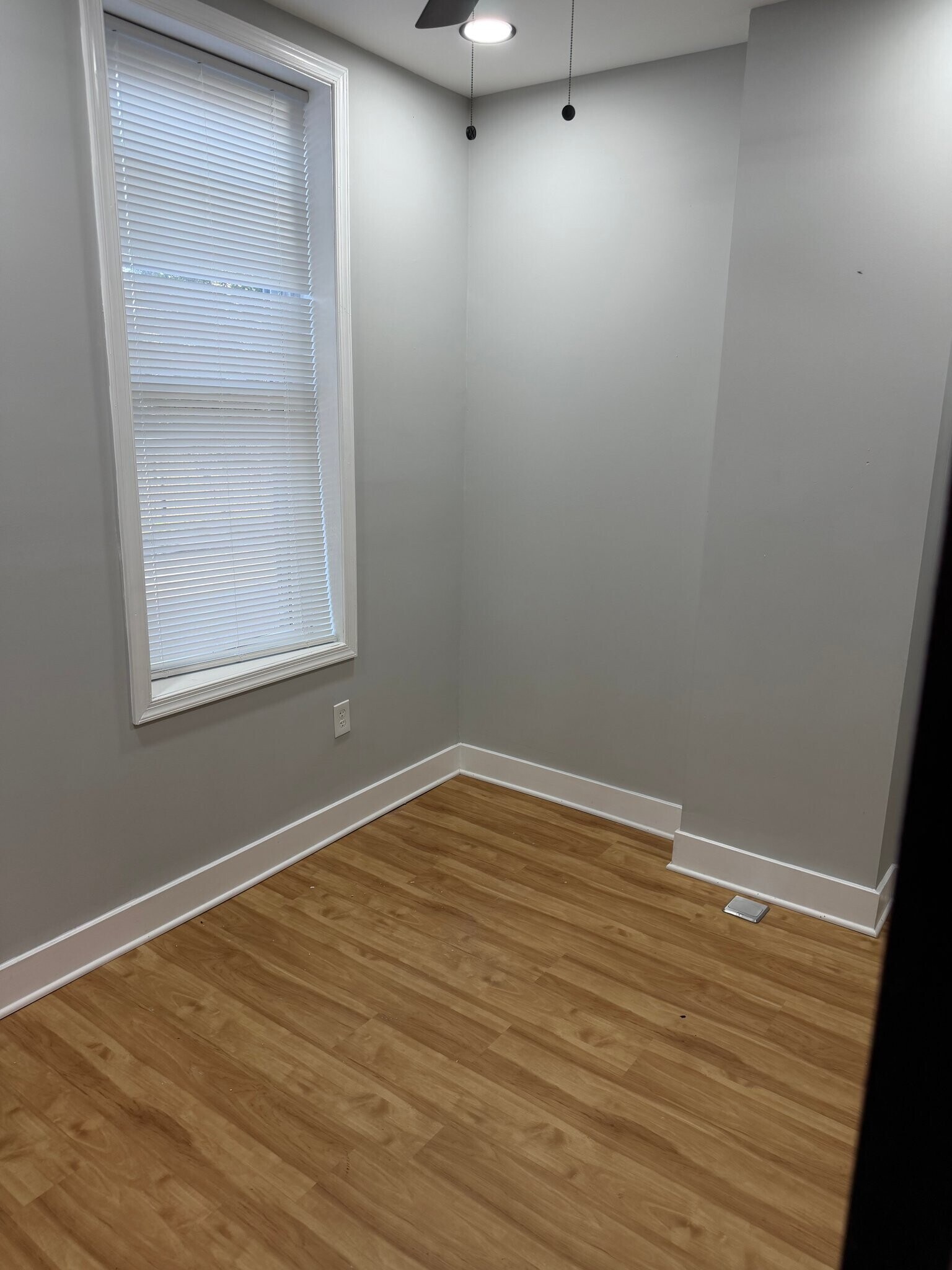 Building Photo - 1628 Benhill Ave