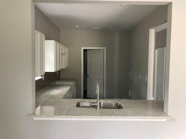 Building Photo - 4106 Park St