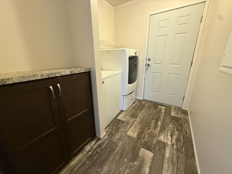 Building Photo - 11977 Springbrook Ct