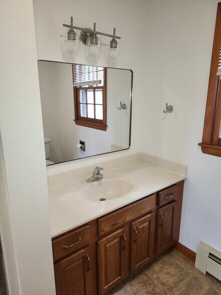 Bathroom w/Shower - 3 Tiffany Ln