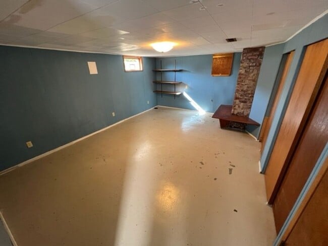 Building Photo - 801 Jameson St