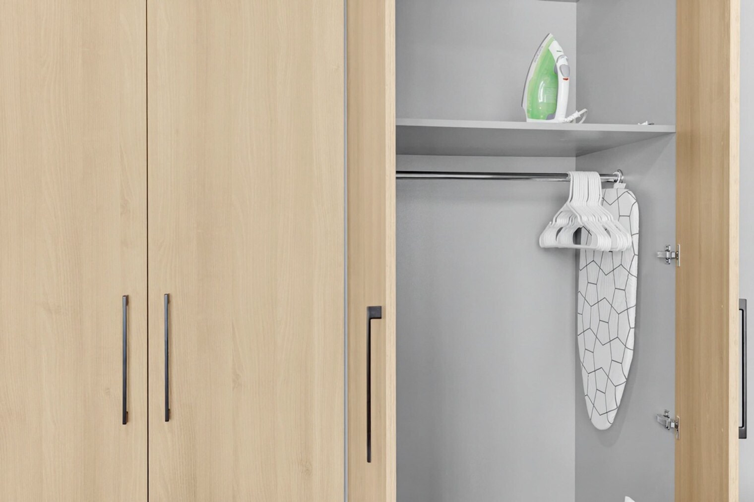 Building Photo - 501 NE 1st Ave