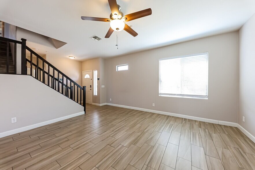 Building Photo - 15873 N 73rd Ln
