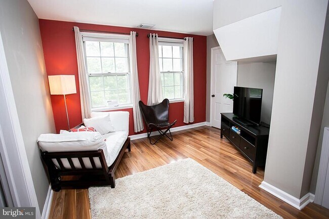 Primary Photo - 4426 36th St S