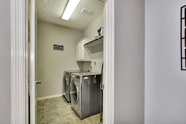 Building Photo - 1119 Sopris Dr