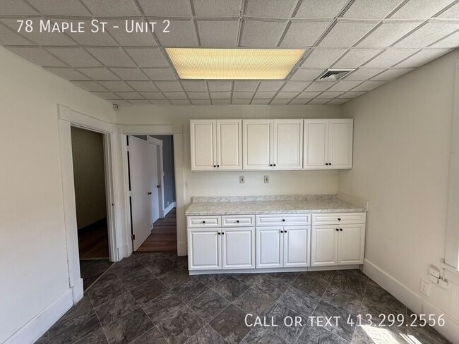 Building Photo - 78 Maple St