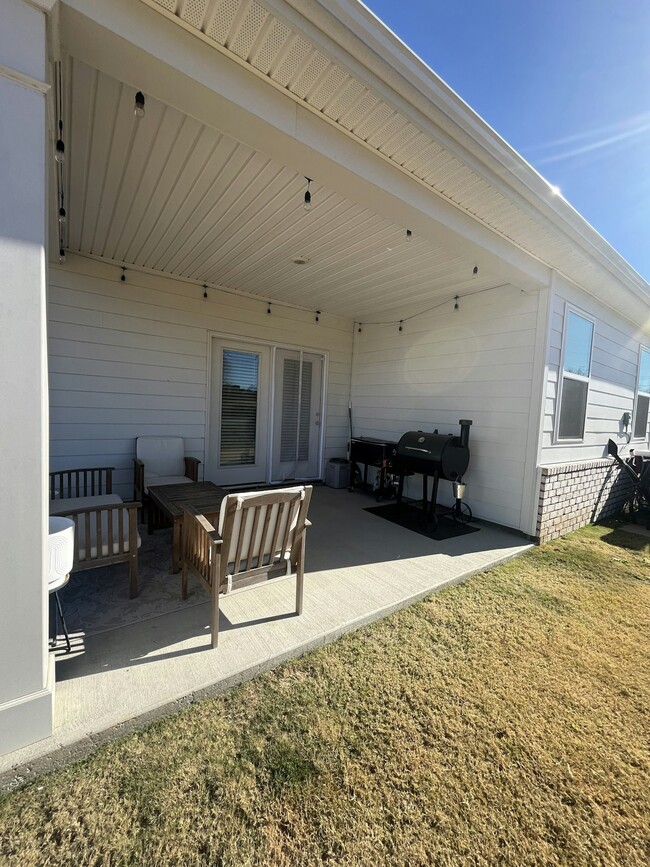 Building Photo - 2370 Quinn Dr