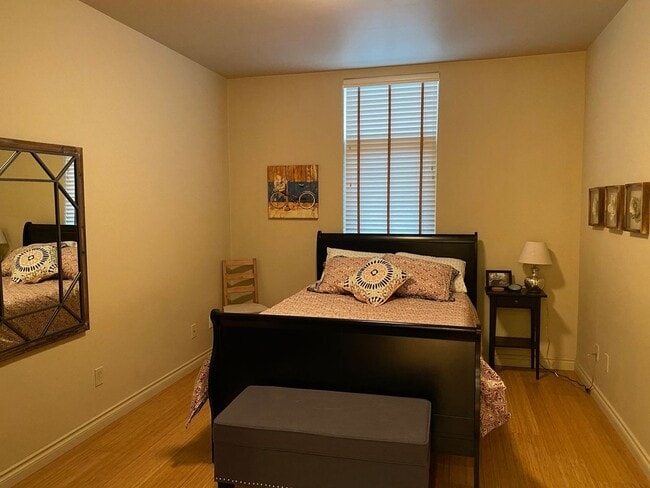 Building Photo - Fully furnished rental in downtown Anchorage