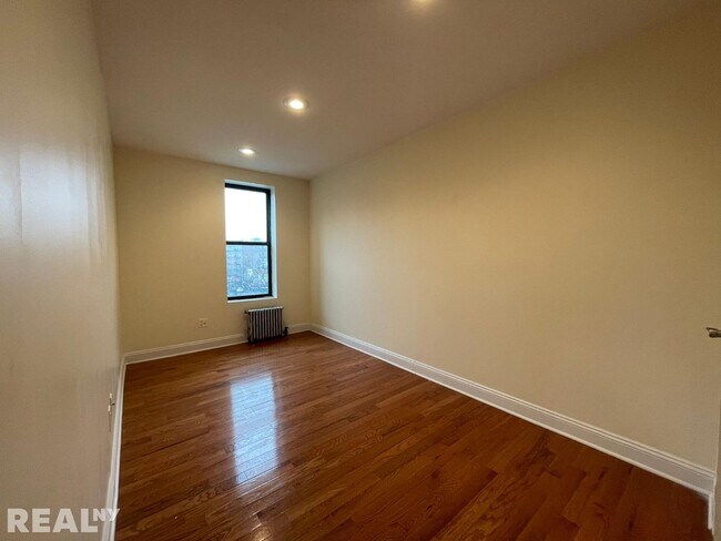 Building Photo - 1520 Saint Nicholas Avenue