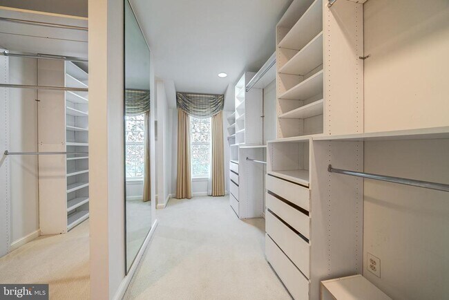 Building Photo - 6209 Stoneham Ln