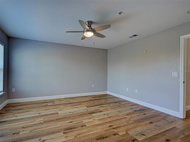 Building Photo - 5501 Rosehill Rd