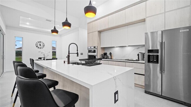 Building Photo - 230 W Pine Valley Ln