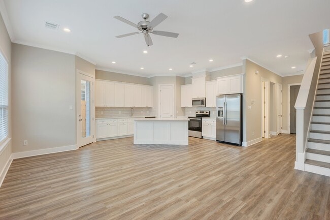 Building Photo - 212 Tee Dr