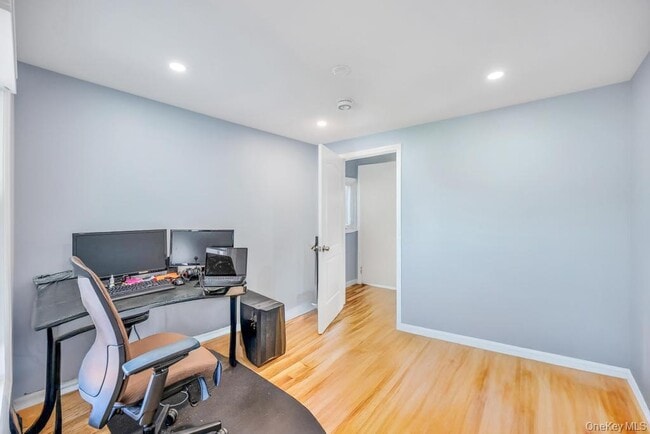 Building Photo - 10 Harrison Ave