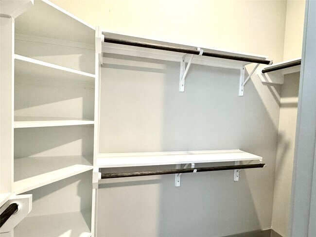 Building Photo - 401 W 25th St