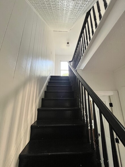 Building Photo - 93 Seavey St