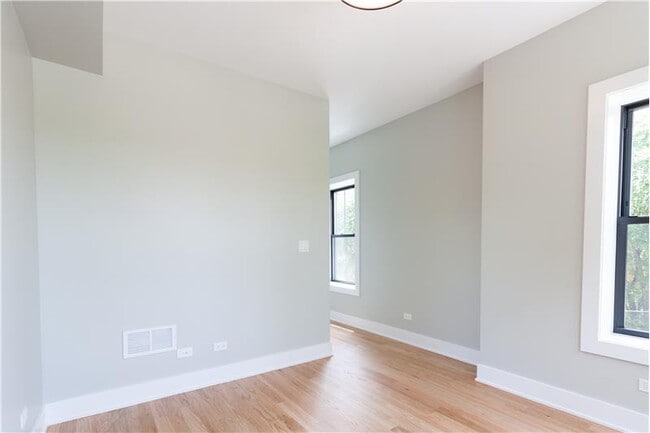 Building Photo - 2457 W Logan Blvd