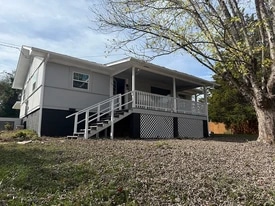 Building Photo - 103 Underwood Rd