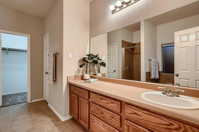 Building Photo - 1813 Paseo Verde Dr