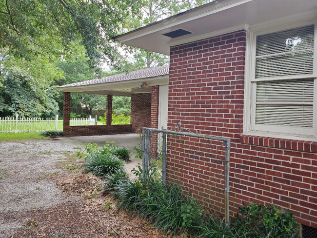 Building Photo - 1122 S Edisto Dr