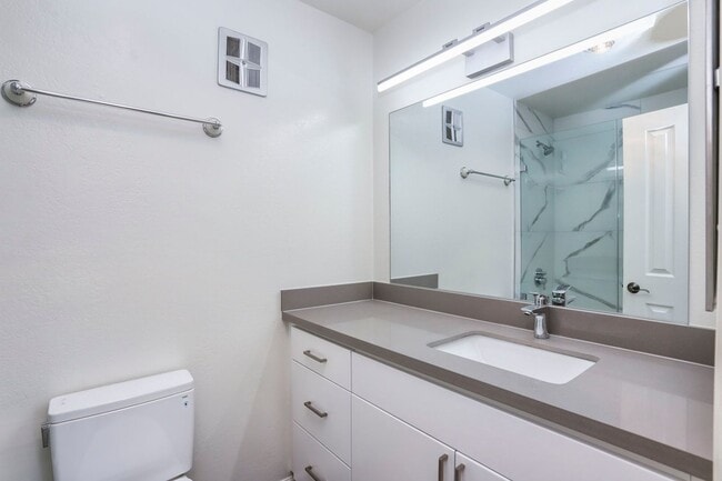 Building Photo - ? Updated 3BR/2BA Foster City Condo – Half...