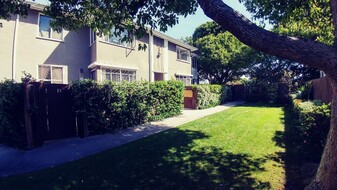 Building Photo - 2427 S Centinela Ave