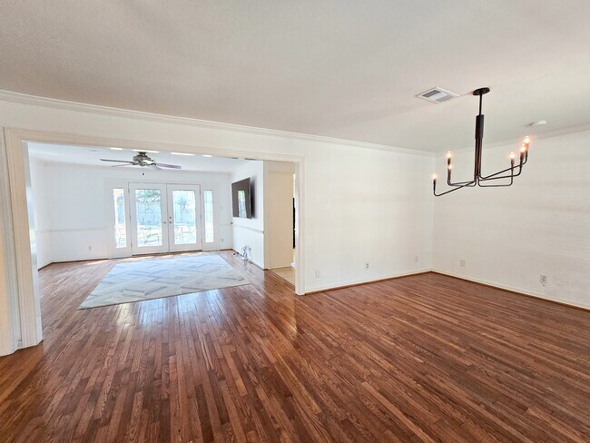Building Photo - 9507 Meadowbriar Ln