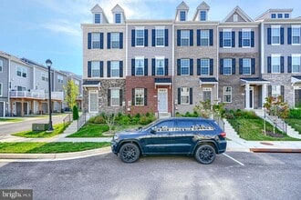 Building Photo - 2718 Lanham Hill Cir