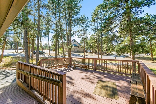 Building Photo - 27927 Circle Dr