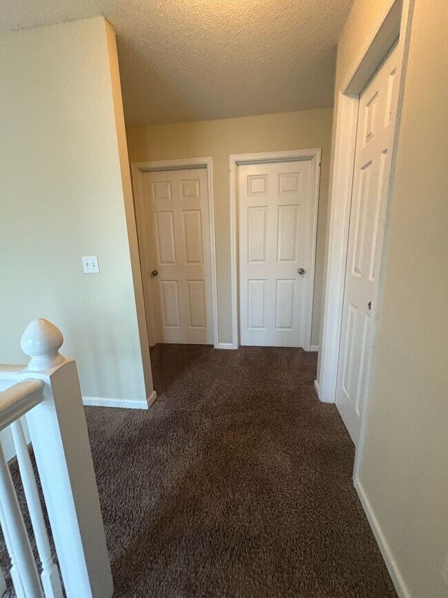 Building Photo - 125 Winthrope Ln
