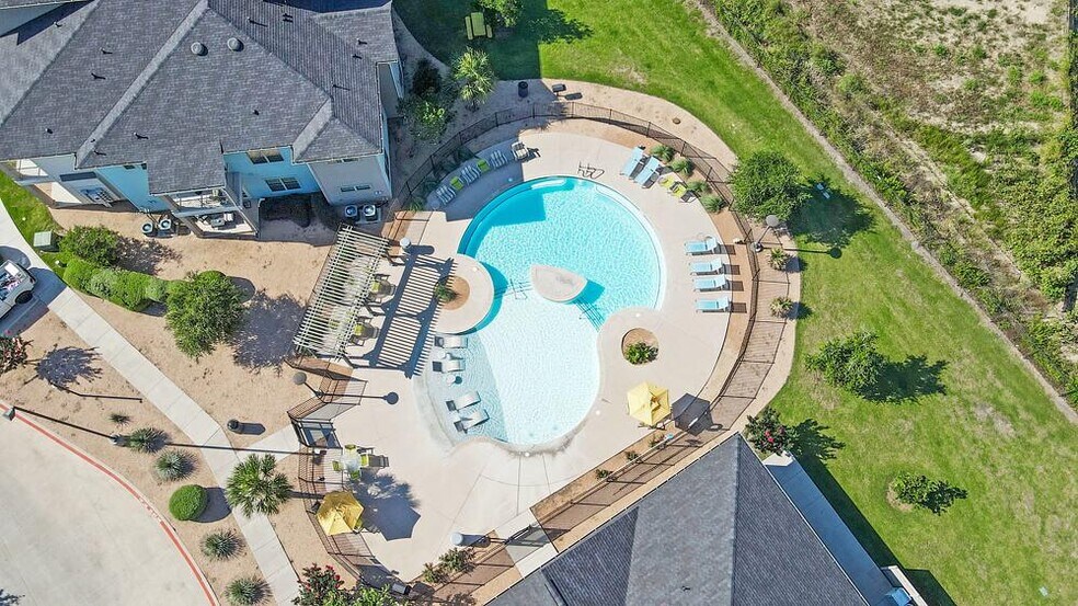 Building Photo - 2115 Windsor Blvd