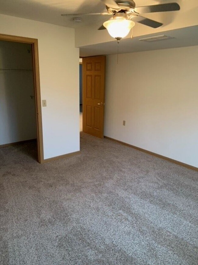 Building Photo - Lexington Duplex