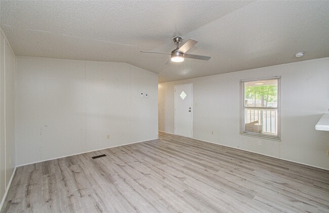 Building Photo - 13704 Lookout Ct