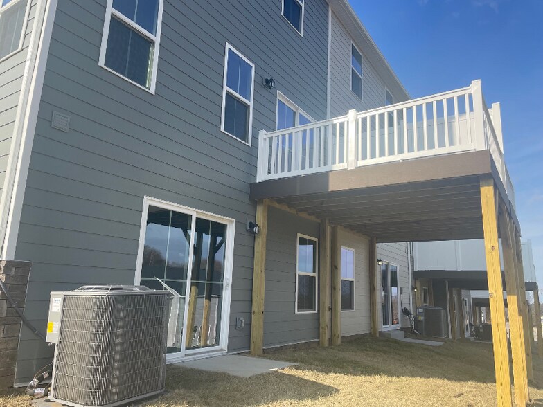 Building Photo - 1097 Mountain Vw Dr