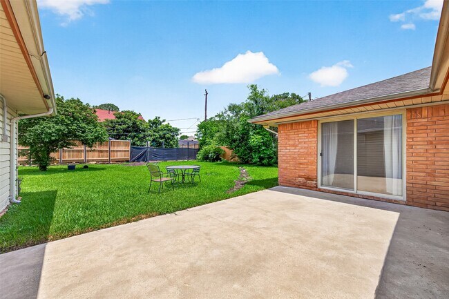 Building Photo - 5526 Edith St