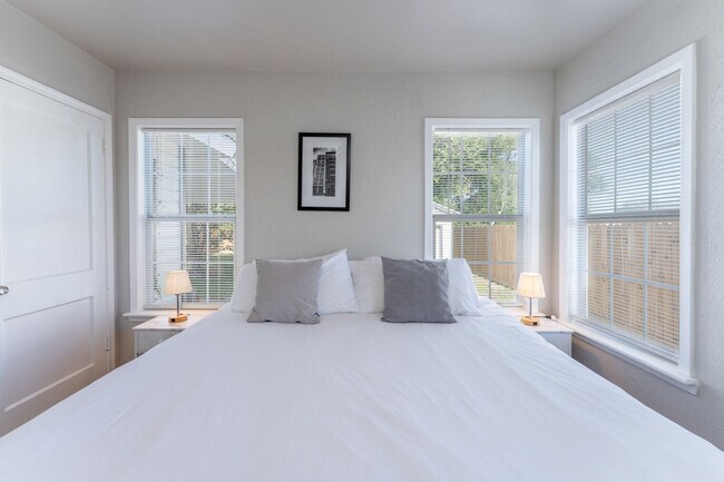 Building Photo - 1538 S 19th St