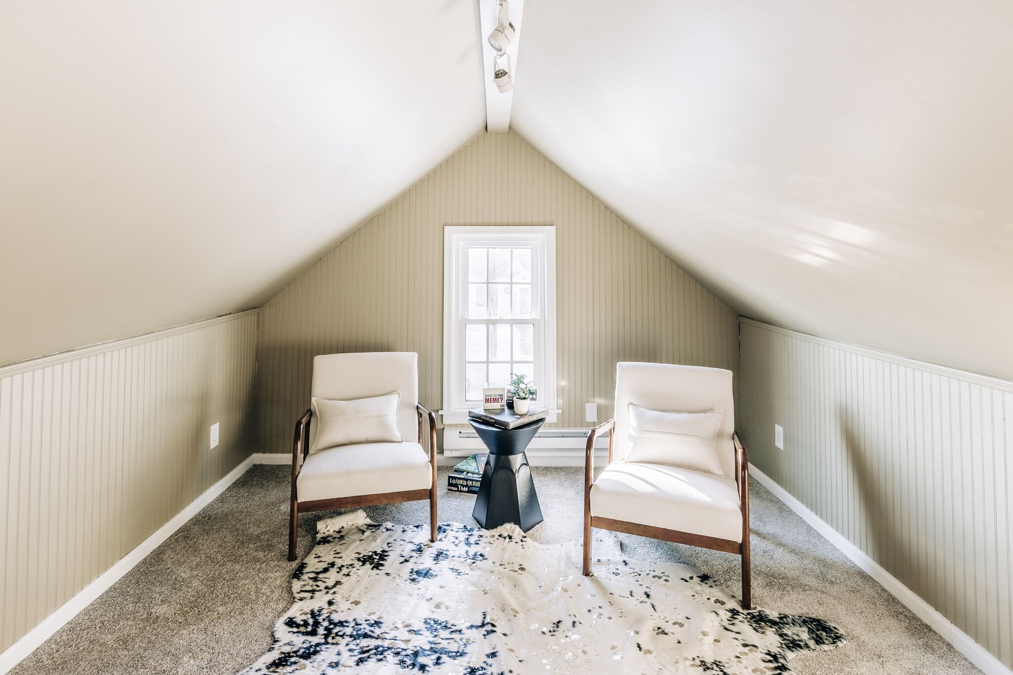 Building Photo - 1570 Chelsea St