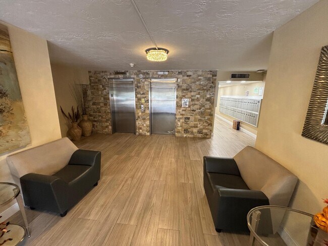 Building Photo - 2691 S Course Dr