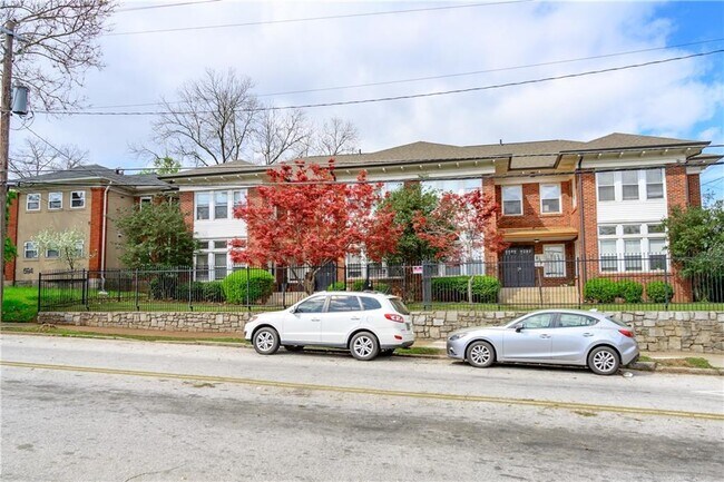 Building Photo - 600 Parkway Dr NE
