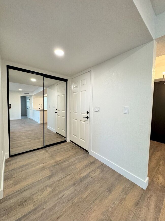 Building Photo - 520 N Stapley Dr