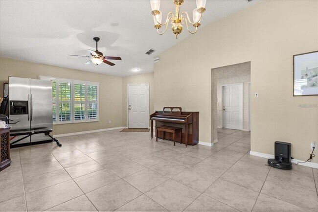 Building Photo - 805 Lewis Pl