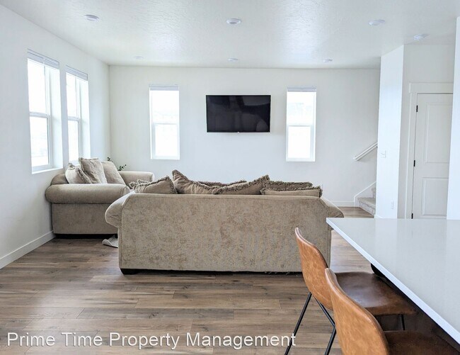 Building Photo - 4 br, 2.5 bath House - 1271 E 1750 N