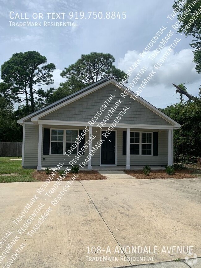 Building Photo - 3 Bedroom 2 Bath House on Avondale Ave.