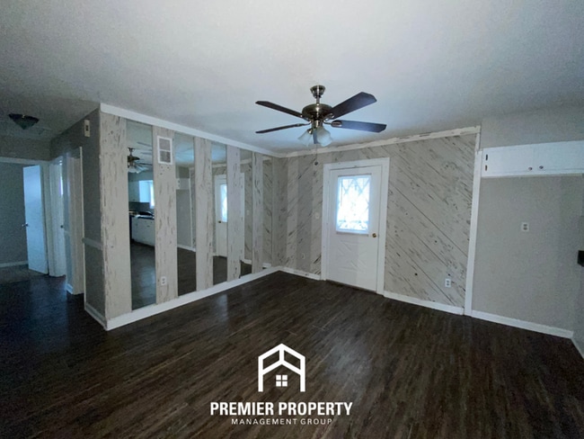 Building Photo - Charming 3BR Memphis Home with Hardwood Floors & Fenced Backyard