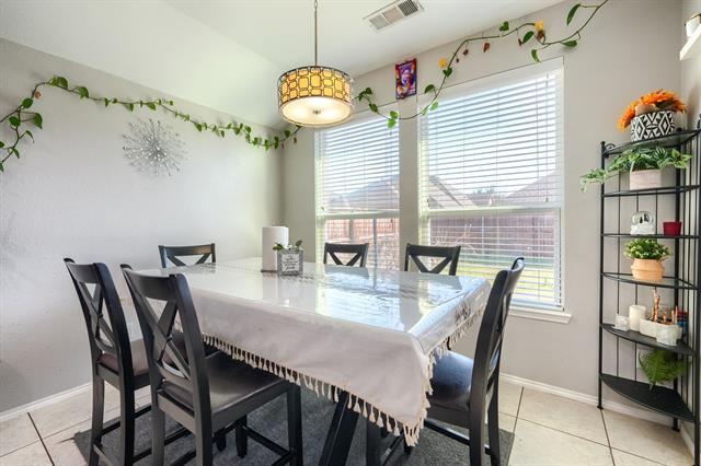 Building Photo - 616 Smokebrush St