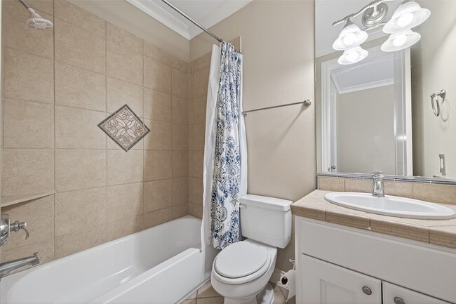 Building Photo - 105 Detering St