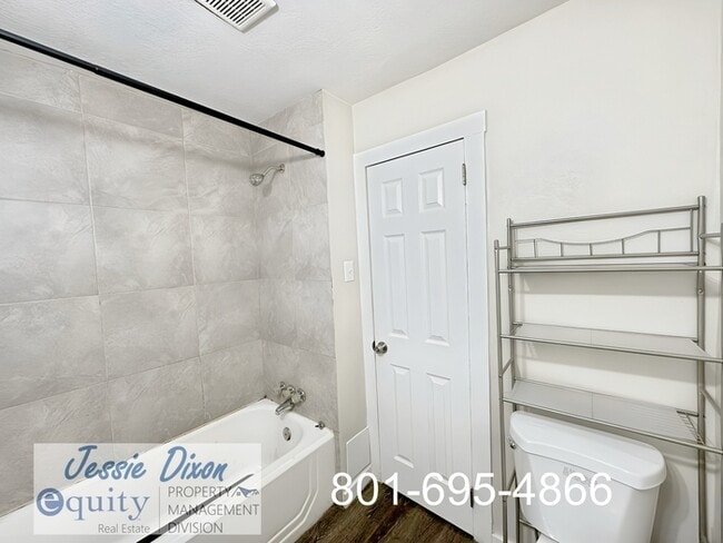 Building Photo - 940 Kiesel Ave