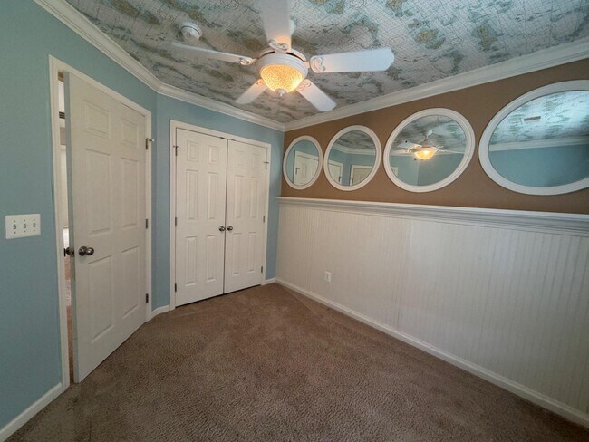 Building Photo - 701 Monroe Point Dr