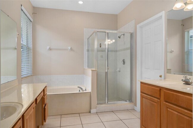Building Photo - 13821 Amberleigh Rd
